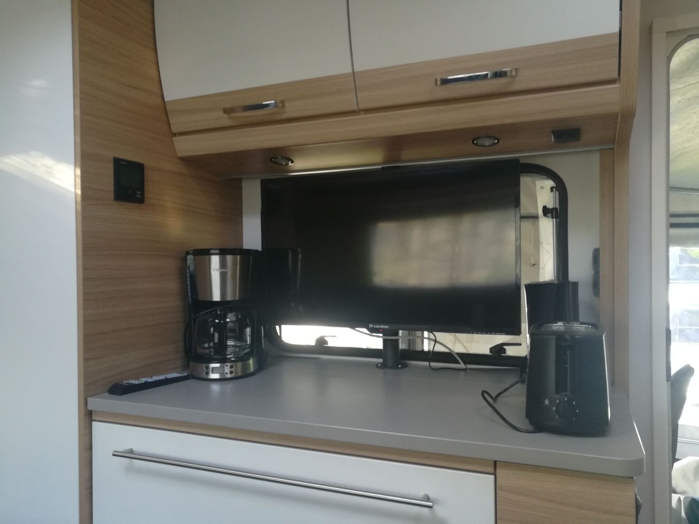 Season Camper - TV width=